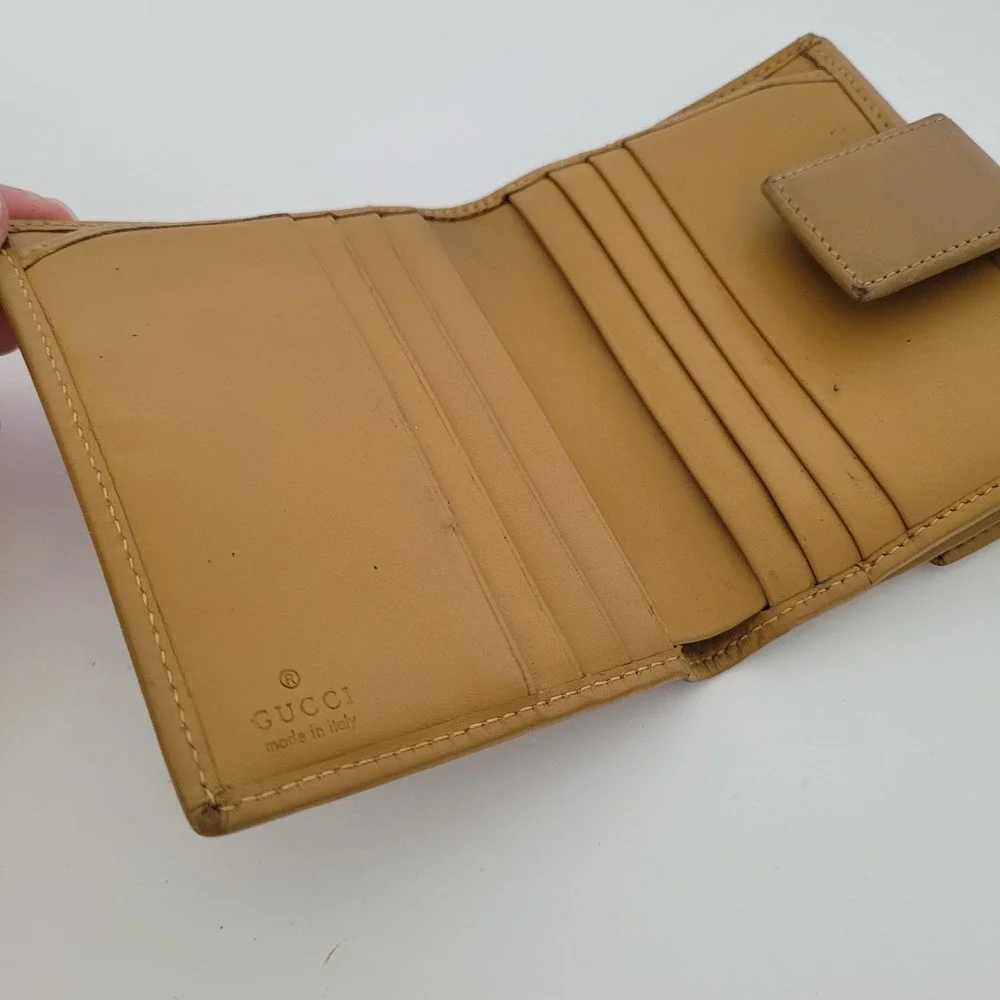 Gucci GG Canvas Bifold Compact Wallet Tan Leather Monogram 035-4463-2146 Vintage